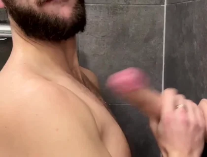 Blowjob in Shower