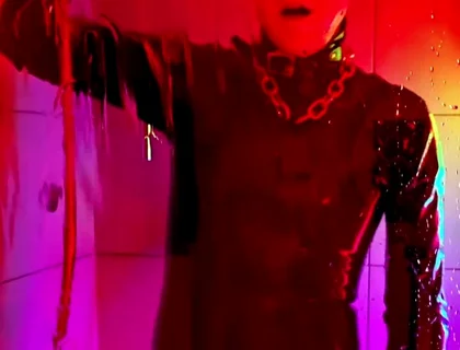 Shower in Rubber