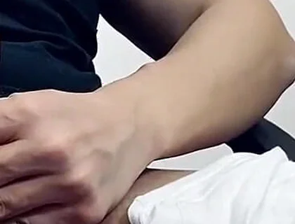 This Massager Became My Favorite Toy for Now