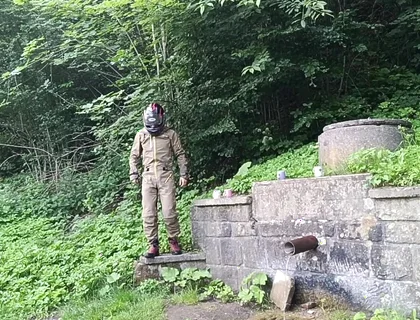 Jerking off in Public on the Road Near a Spring, Caught by a Young Man Masturbating Completely Naked