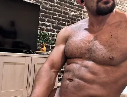 Bodybuilder Benji Bastian Strokes Thick Cock