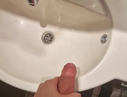 Wake up at Friend's House, Hungover. What Else You Gonna Do Than Cum? ‍