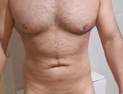 For Those Who Like to Show off Their Arm Muscles and Armpits