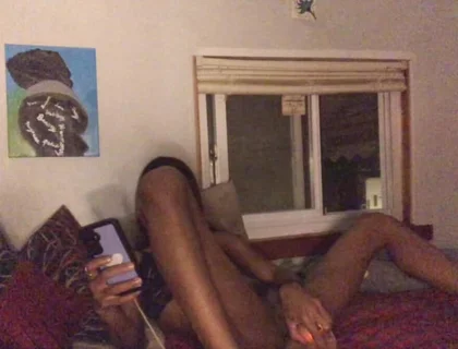 Late Night Vibrator Sesh