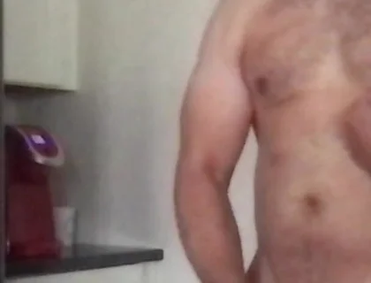 Quick Cumshot in Kitchen