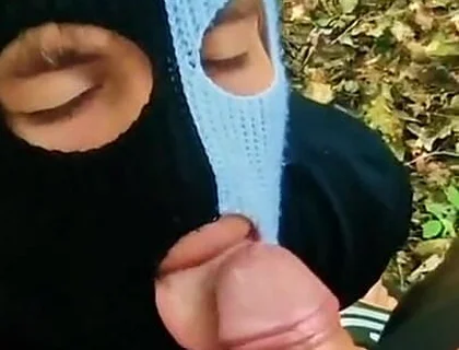 Twinks with Big Dicks Fuck During Breaks in the Park Without Condoms Until They Cum