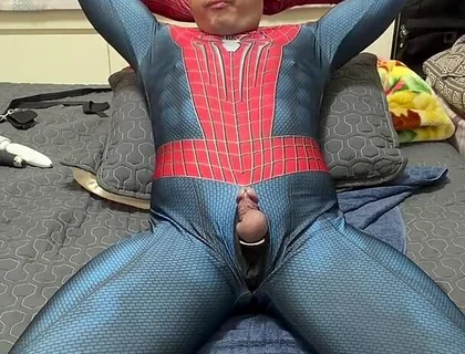 Fat Spider Draws by Drawing in the Red Center