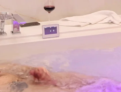 Hairy Muscle Stud: Luxury Jacuzzi Strip & Raw Jerk off - 4K Bodybuilder Solo