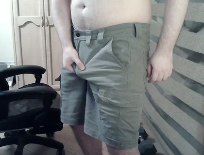 Hot Stud Goes Commando During Leg Day