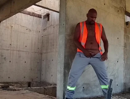 After Work I Went to the Construction Site to Enjoy Myself