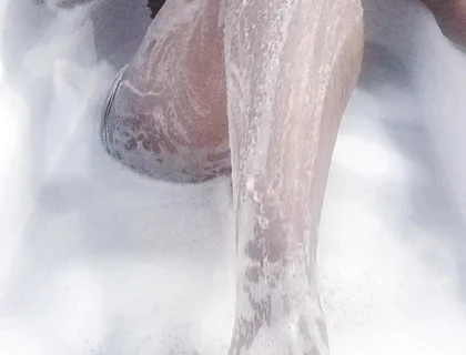 I Wash My Body in the Bath (2025)