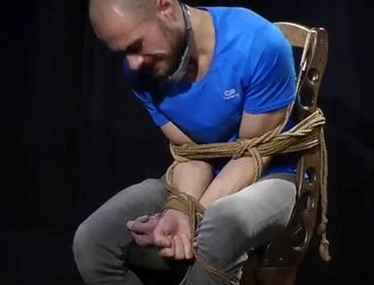 Zeus Hardcore Bondage Challenge8