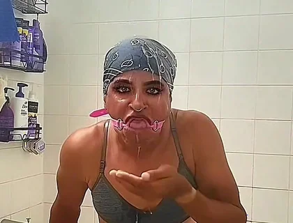 Kris Reelz - Self Face Spit,agagging on a Mouth Ring