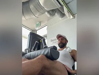 Cumming Handsfree In Public. (x: Hamedraiddxxx)