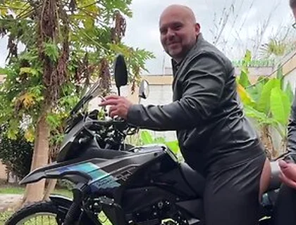 Huge Creampie In Outdoors On The Bike