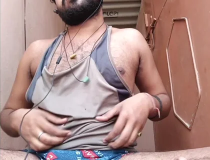 A Sexy Masturbater Doing Handjob with Full of Hornyness