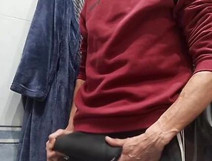 Getting Dressed After Coming Out Of The Shower, I Went To The Street With A Hard Cock And No Underwe