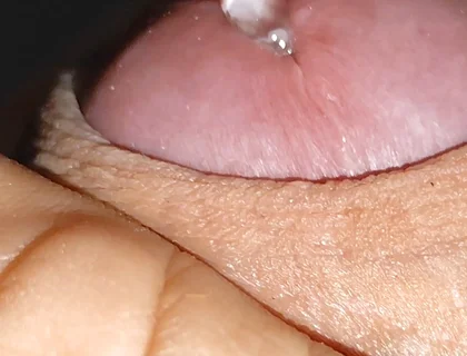 Hot Daddy in Close-up of the Inside of the Glans!