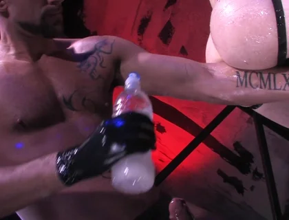 Fistpack 30 - 3 Fists in Paris