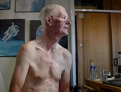 Live Chat and Cum-show