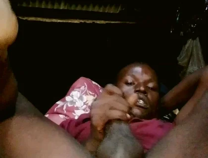 Black Handjob Massage, Pretty Type Masturbation Till Cum !