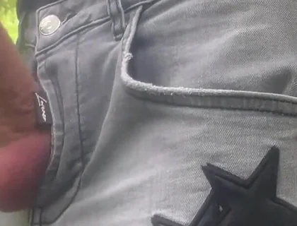 Huge Cumshot Outdoors in the Jeans Mmmm