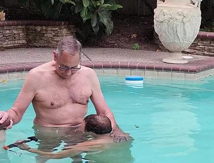 Underwater Pool Bb Fuck!