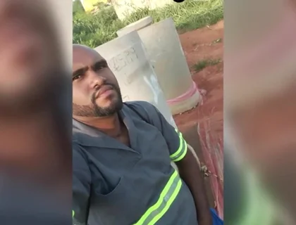 Alone at the Construction Site, I Always Secretly Masturbate.