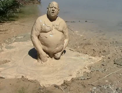Mudbath in Creamy, Light Mud - Like Vanilla Pudding