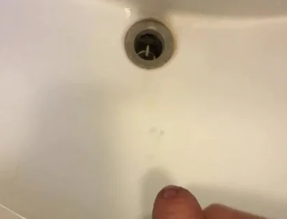 Stayed in a Houseshare for a Night and I Unloaded in the Sink
