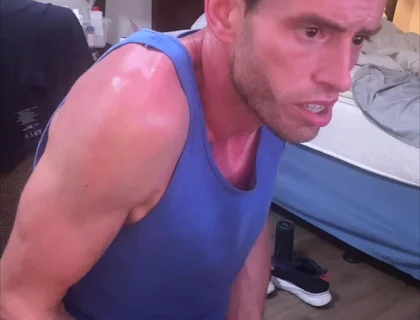 Edging for Hours in Chair, Feel It for 20 Mins That Im There and Finally Do Cum