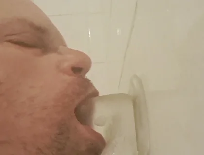 Attached Sucking and Blowing for the Slut