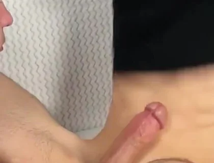 Its My First Time Getting a Blowjob From a Guy, and I Came in His Mouth
