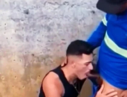 Worker Fucks in the Bush Strangers