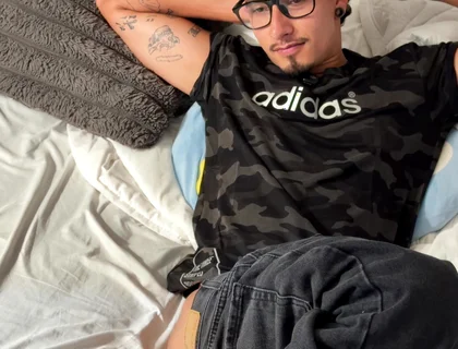A Hetero's First Handjob with His Best Friend Watching Gay Porn