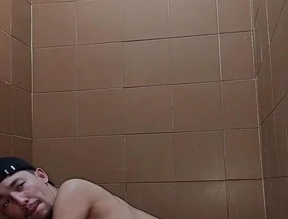 Sitting on the Dildo Until Orgasm Without Using Hands