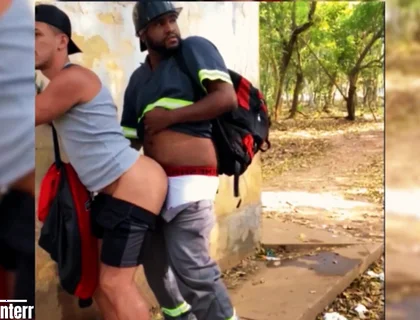 Fucking in the Park and Cumming in His Mouth