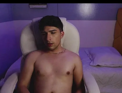 Masturbating and Cumming on Webcam While Meeting Random People Around the World