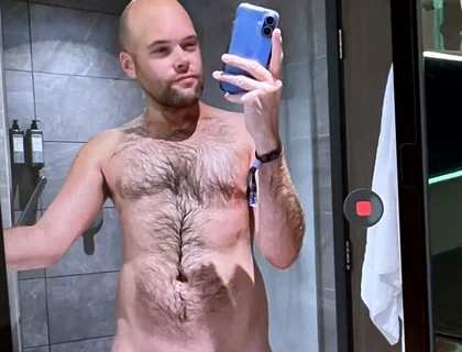 Horny Hotel Jerking
