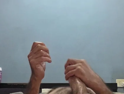 Straight Guy Jerks off in Close-up