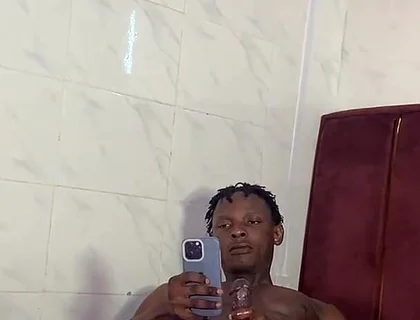 Two Street Thugs Had a First Sight Fuck Behind the Scenes