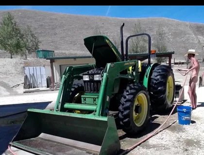 Tractor Chaturbate Show