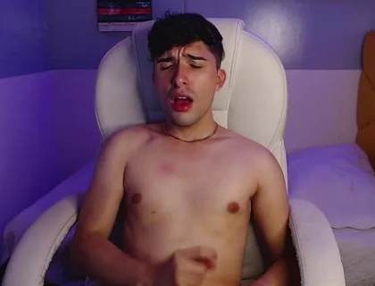 Watching Porn While Masturbating and Cumming