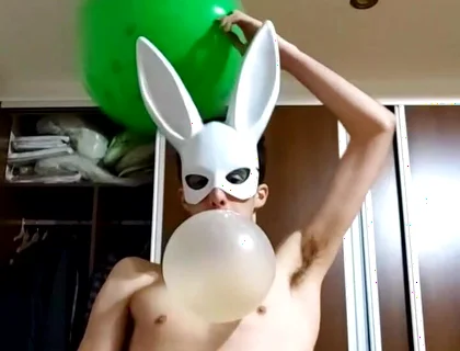 Bunny Looner Blowing up Big Balloons While Jerking off on Stream