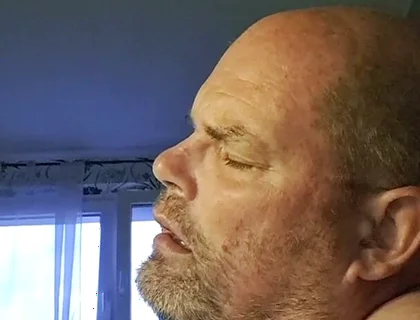Dildo Fuck Demonstration of the Slut in the Morning