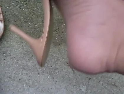 Cumming on Feet Outside