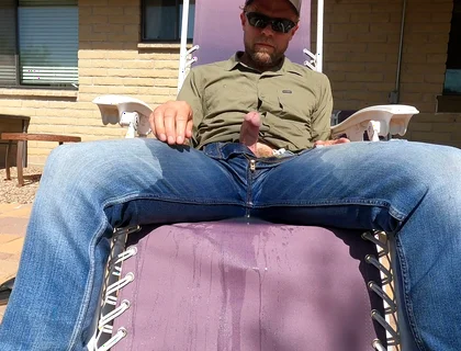 Giving Some Airbnb Neighbors a Jeans Wetting Piss Show