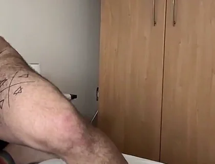 Bedroom Session: Scruffy Daddy Plows Hungry Stud, Mouth-fed Finish