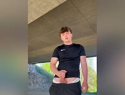 Risky Outdoor Cumshot In Hot Sport Clothing