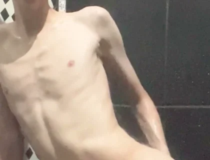 Kedoimath - a Twink Showing His Femine Body